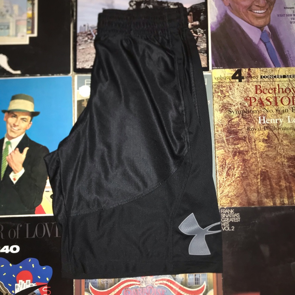Under armor all black shorts